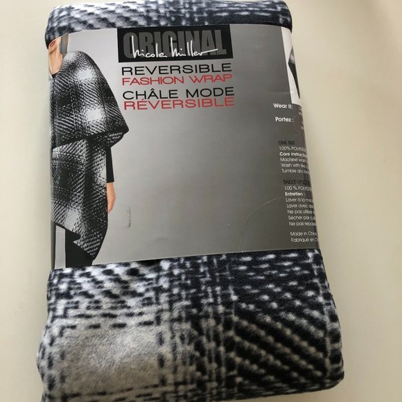 Nicole Miller Reversible Fashion Wrap - Picture 1 of 2